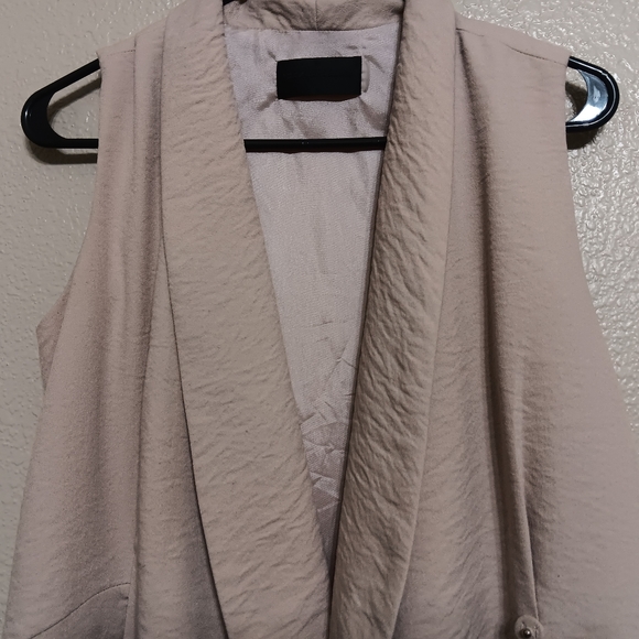 Blaque Label Beige Open Front Cascading Lagenlook Vest - Picture 2 of 4